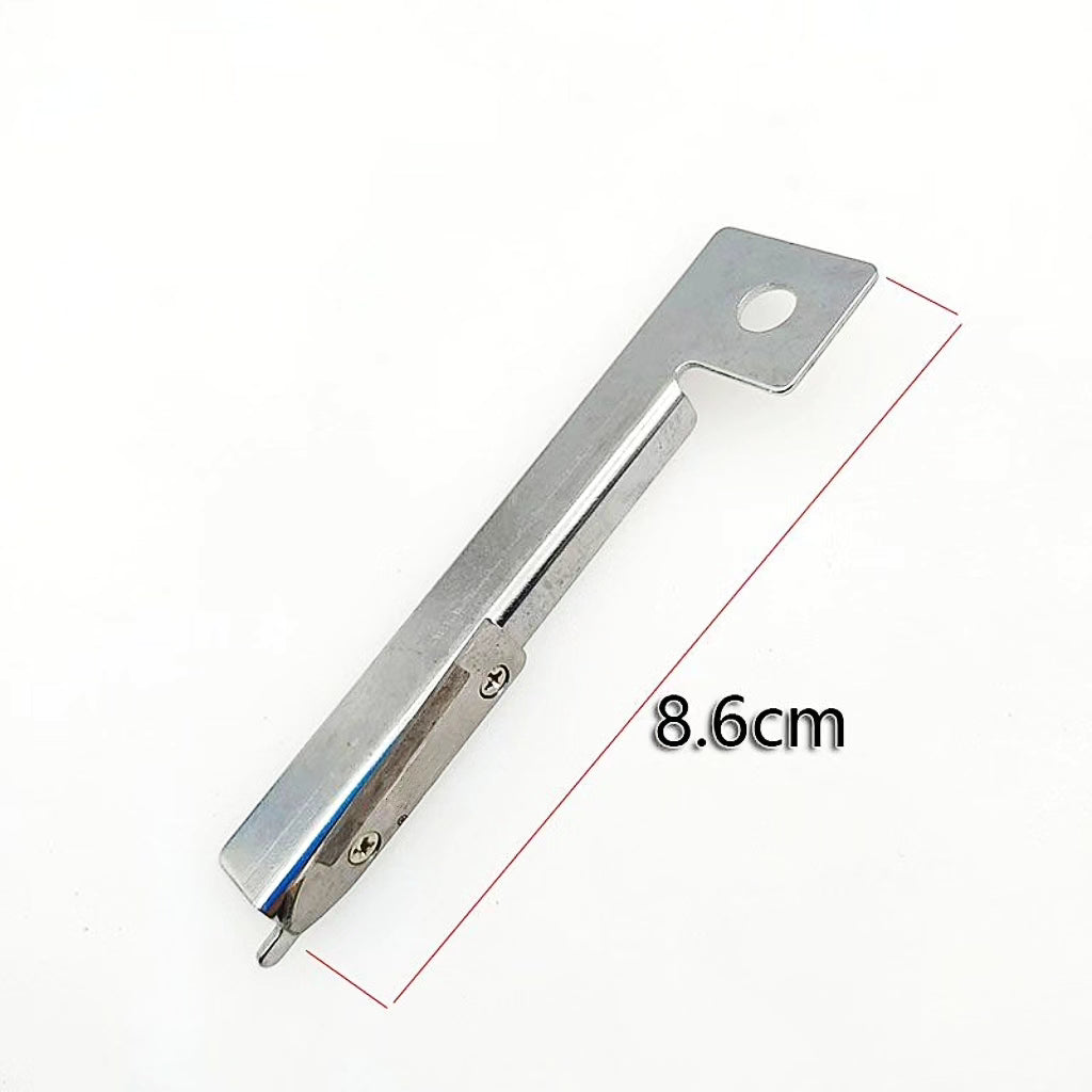 Cloth end cutting blade